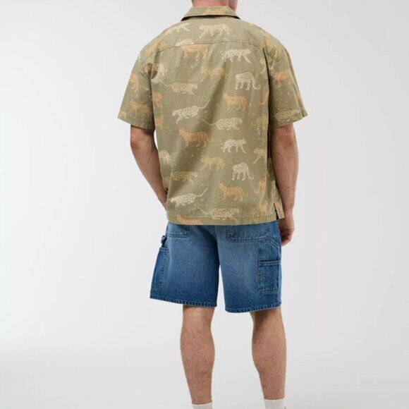 American Eagle Men's Shirt Size M 24/7 Stretch Jaguar Print Button-Up Poolside - Picture 5 of 11